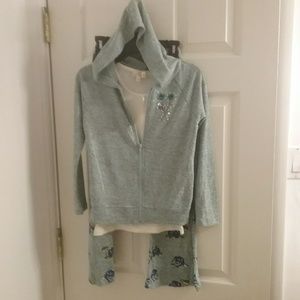 2/$15. NWT Girl's 3 Piece Pants Set Final Price